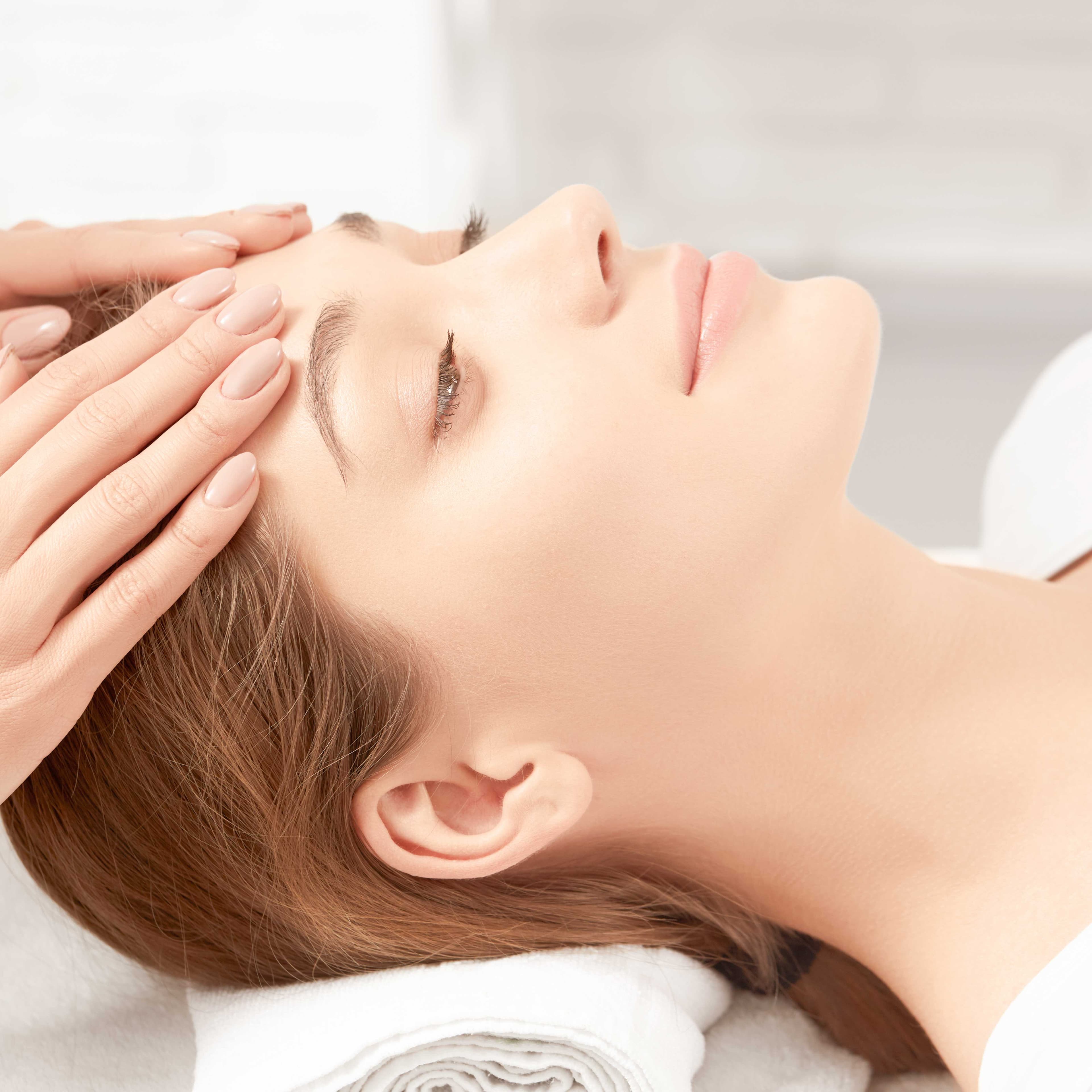 60 Min Signature Face Spa